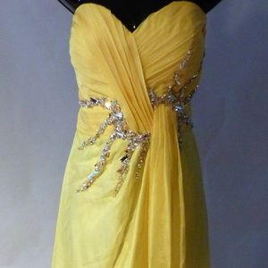 Yellow Size 14 NWT formal Dress.